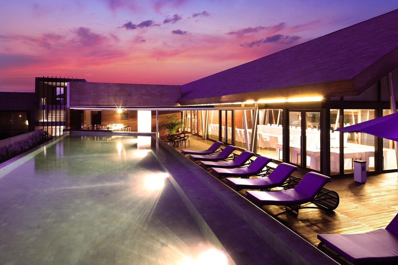 Suites By Watermark Hotel And Spa Jimbaran Exterior foto